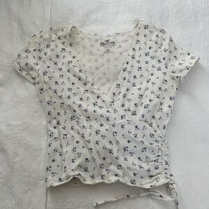 Hollister Women's White Floral Wrap Top